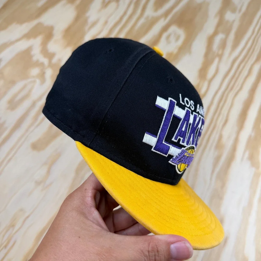 New Era 9FIFTY Los Angeles Lakers Youth Snapback‎ Hat Black Yellow NBA HWC Cap
